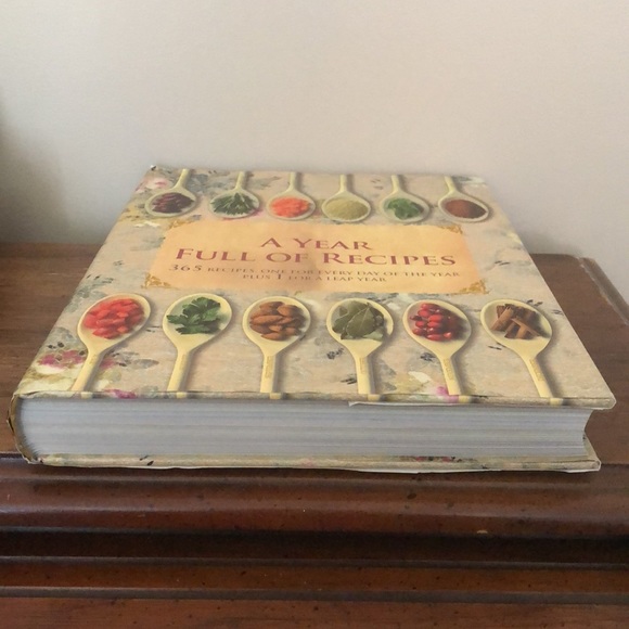 Never used!”A Year Full of Recipes” 365 recipes - Picture 3 of 9